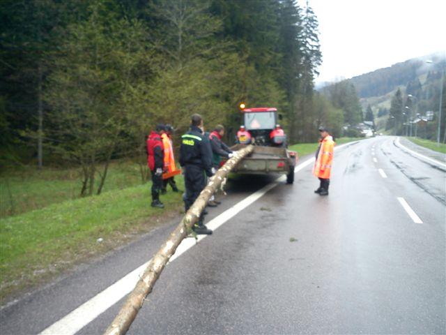 Jak jsme stavěli Májku, 26. 4. 2011
