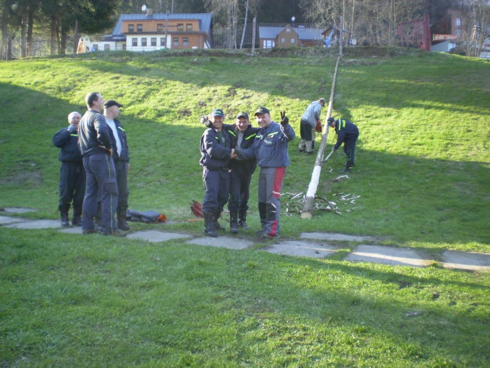 Stavění májky 2012