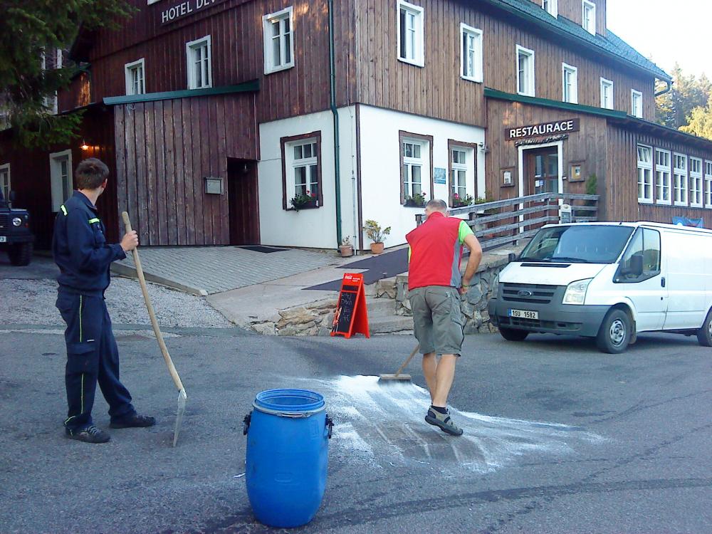 Likvidace ropných látek, 1. 8. 2012