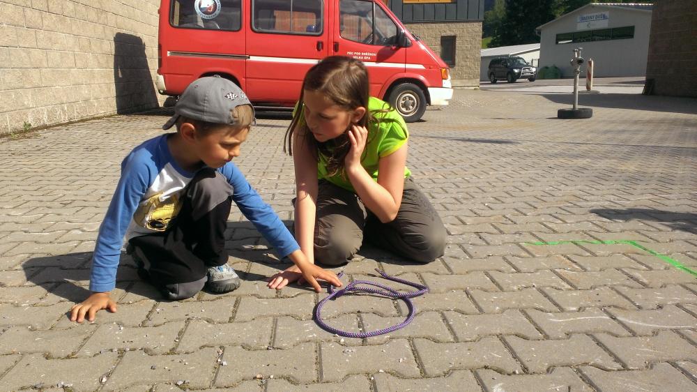 Mladí hasiči při tréninku. 6. 6. 2013