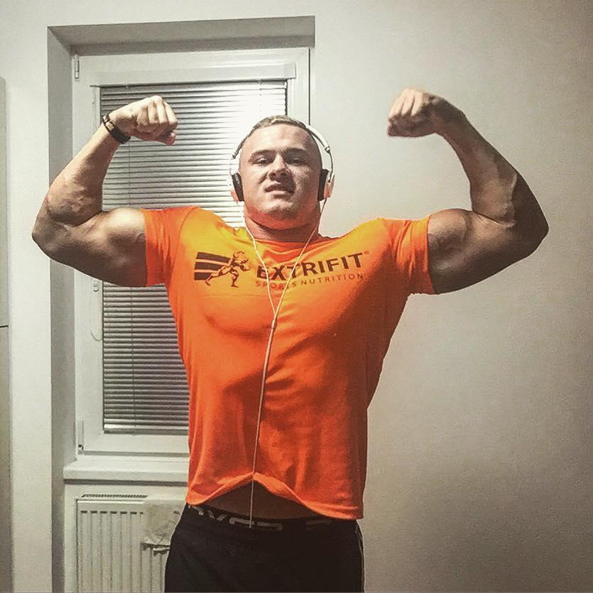 Mistr Evropy Patrik Till zvedne skoro 250 kg