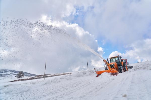 Frézování cesty na Luční