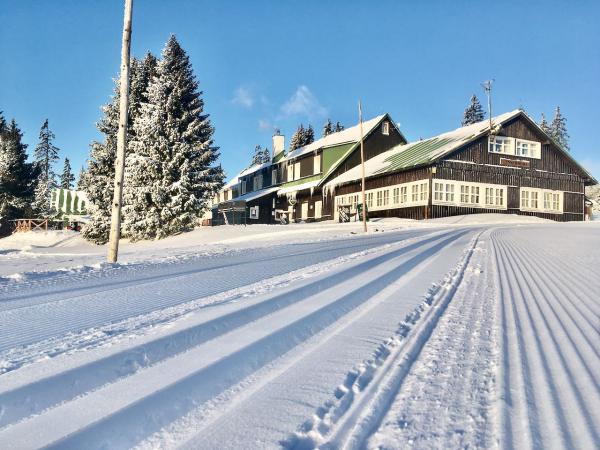 Zima za oponou – co se děje v Peci, než přijedou první lyžaři
